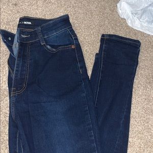 FashionNova dark wash skinny jeans